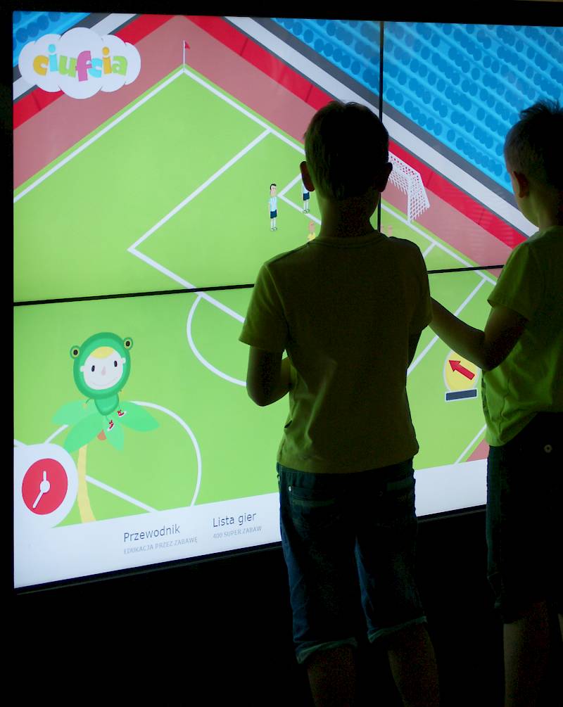 Multitouch screen with interactive app for kids